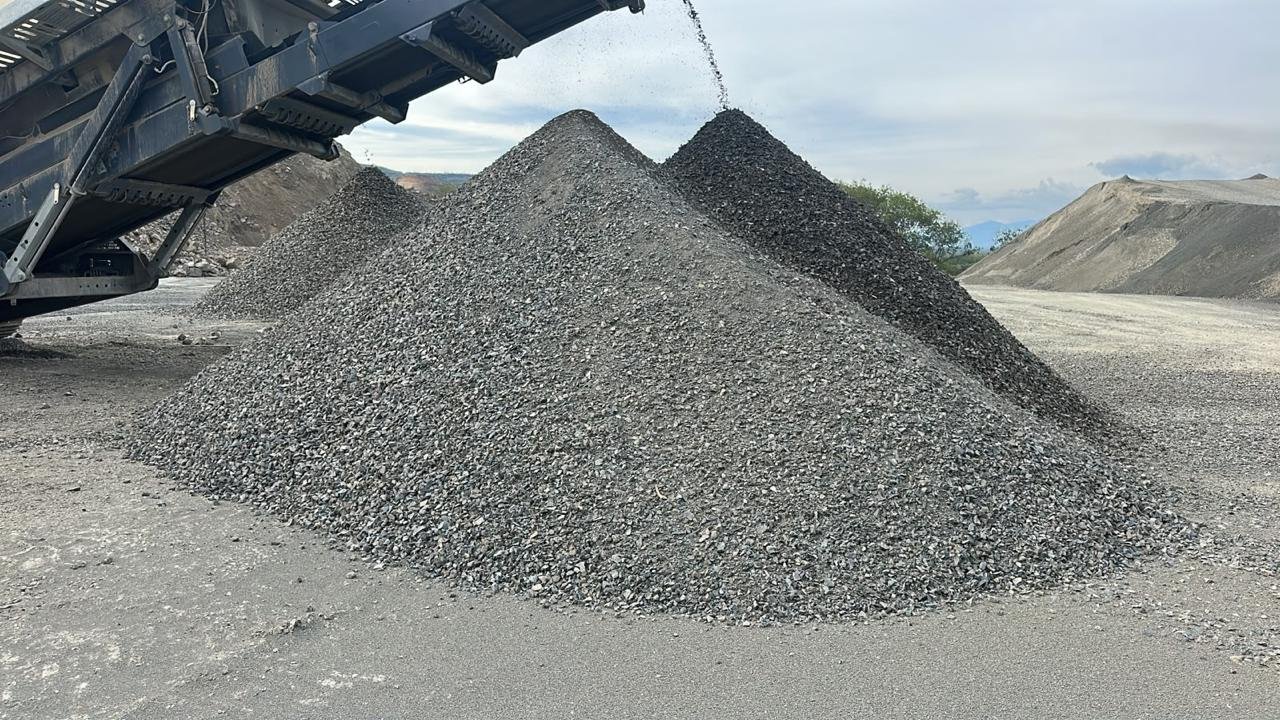 Base granular y sub-base granular en Yumbo